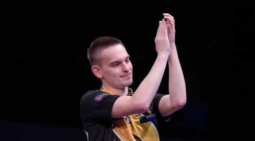 Ricardo Pietreczko klatscht in die Hände