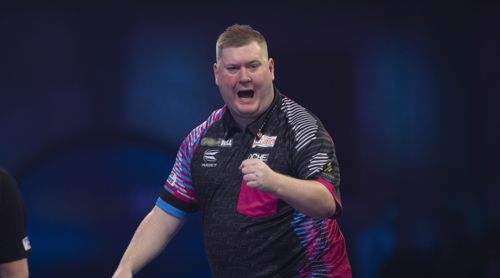 Ricky Evans bekommt als Belohnung fuer seinen Sieg ein Duell mit Michael van Gerwen