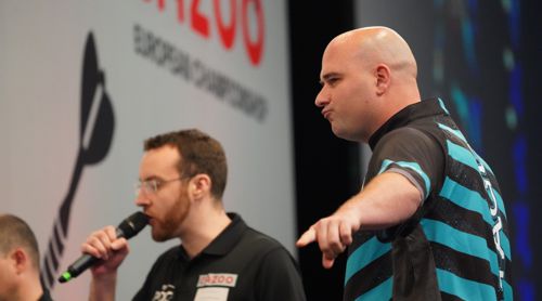 Caller sagt Score von Rob Cross an