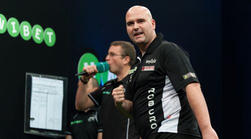 Rob Cross steht nach nur einem Jahr als Darts-Profi unter den Top 32 der Welt