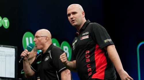 Rob Cross ließ zum Auftakt seiner Europameisterschaft gegen Martin Schindler nichts anbrennen