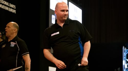 Rob Cross steht 2017 bei Target Darts unter Vertrag