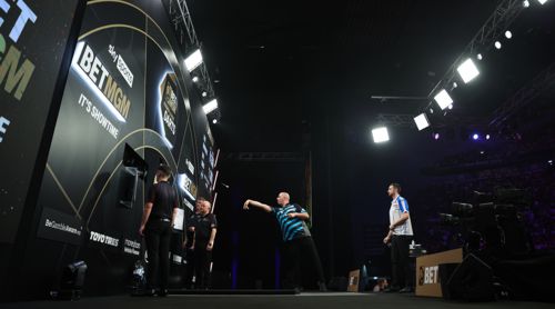 Luke Humphries 6:1 Rob Cross