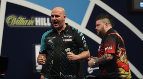 Rob Cross zieht bei seiner allerersten Darts WM sofort in das Achtelfinale ein