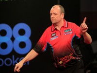 Ronny Huybrechts bei der Europameisterschaft der Professional Darts Corporation