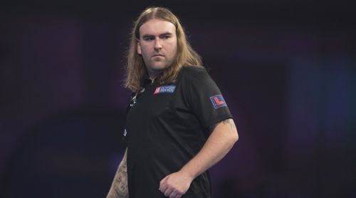 Ryan Searle wirft Mensur Suljovic aus dem Turnier
