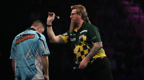 Simon Whitlock und Daryl Gurney lieferten sich ein Duell auf Augenhöhe