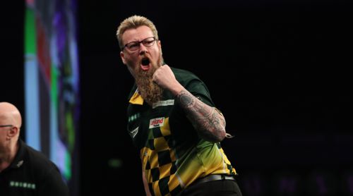 Simon Whitlock rückt durch seinen Sieg unter die Top 4 der Premier League