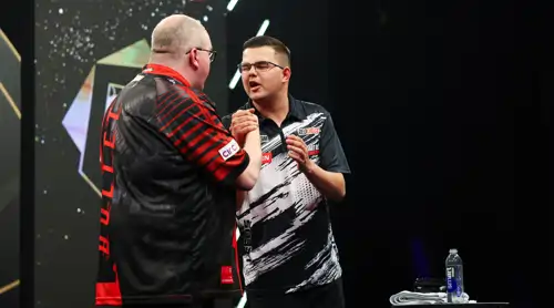 Stephen Bunting 6:5 Gian van Veen