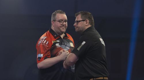 James Wade dreht sich von Stephen Bunting weg