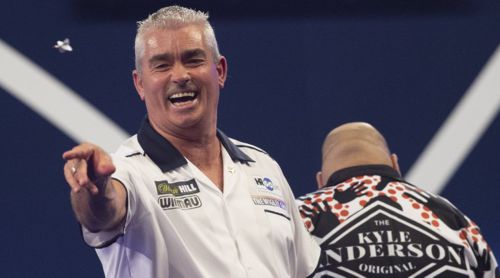 Darts-Legende Steve Beaton hat Freude