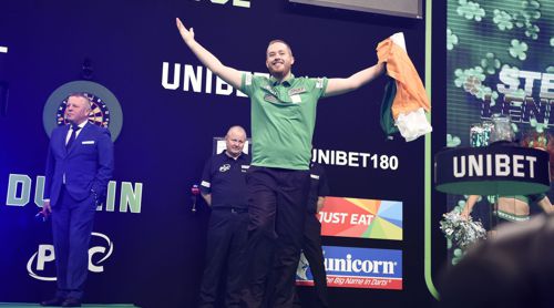 Steve Lennon spielt für Irland Darts