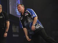 Terry Jenkins lieferte Benito van de Pas einen harten Kampf, musste sich am Ende jedoch knapp mit 3:4 geschlagen geben