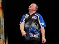 Terry Jenkins ist der vierte Spieler in der Geschichte des Grand Slam of Darts, der mit lediglich einem Sieg in das Achtelfinale einzieht