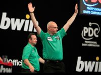 Team Nordirland mit Brendan Dolan & Mickey Mansell steht im Achtelfinale des PDC World Cup of Darts 2015