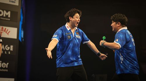 Japan gewinnt zum Auftakt beim World Cup of Darts 2025