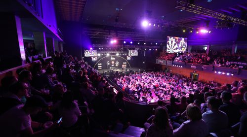 Die Wolverhampton Civic Hall ist zum Grand Slam of Darts völlig ausverkauft