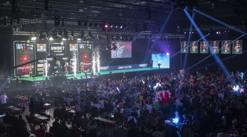 Die Fans sind zurück in der Marshall Arena von Milton Keynes