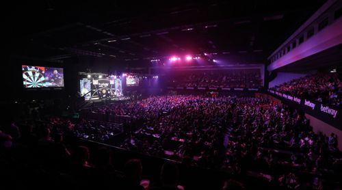 Am vierten Spieltag machte die Premier League Darts Station in Brighton