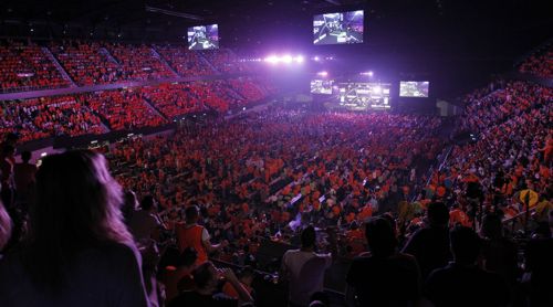 10000 Fans wollten die Premiere der Premier League in Rotterdam live erleben