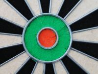 Die einheitliche Sisalstruktur des Winmau Blade4 Dual Core