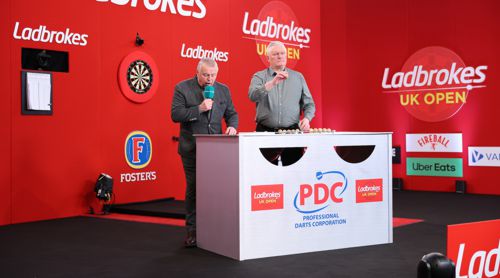 Die Ziehung der nächsten Runde erfolgt unmittelbar live in der Halle